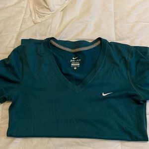 Nike dri fit green only worn once workout top